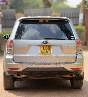 Subaru Forester 2010 Silver