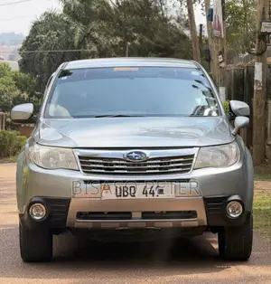 Subaru Forester 2010 Silver