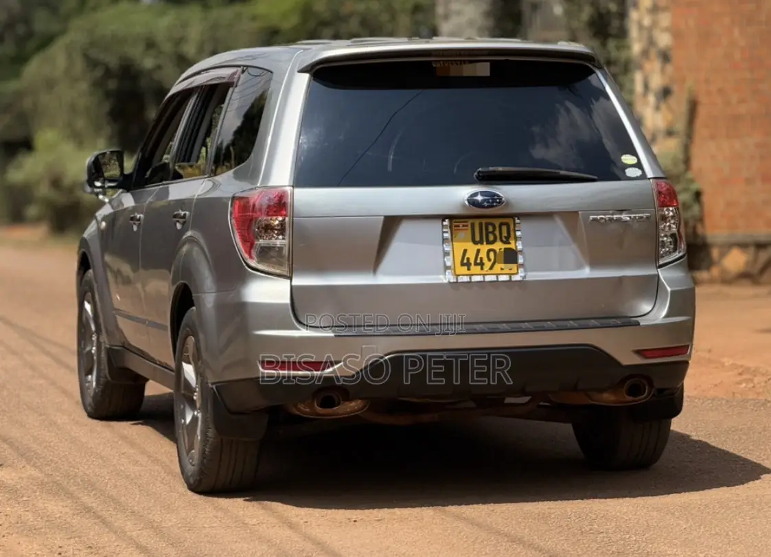 Subaru Forester 2010 Silver