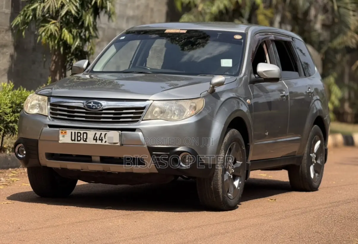Subaru Forester 2010 Silver