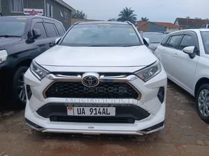Toyota RAV4 2019 White