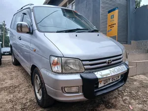 Toyota Noah 2001 Silver