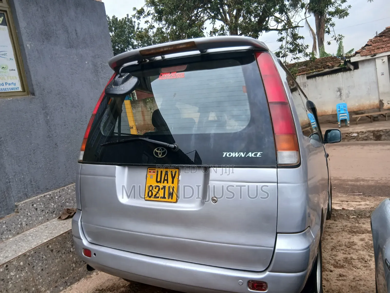 Toyota Noah 2001 Silver