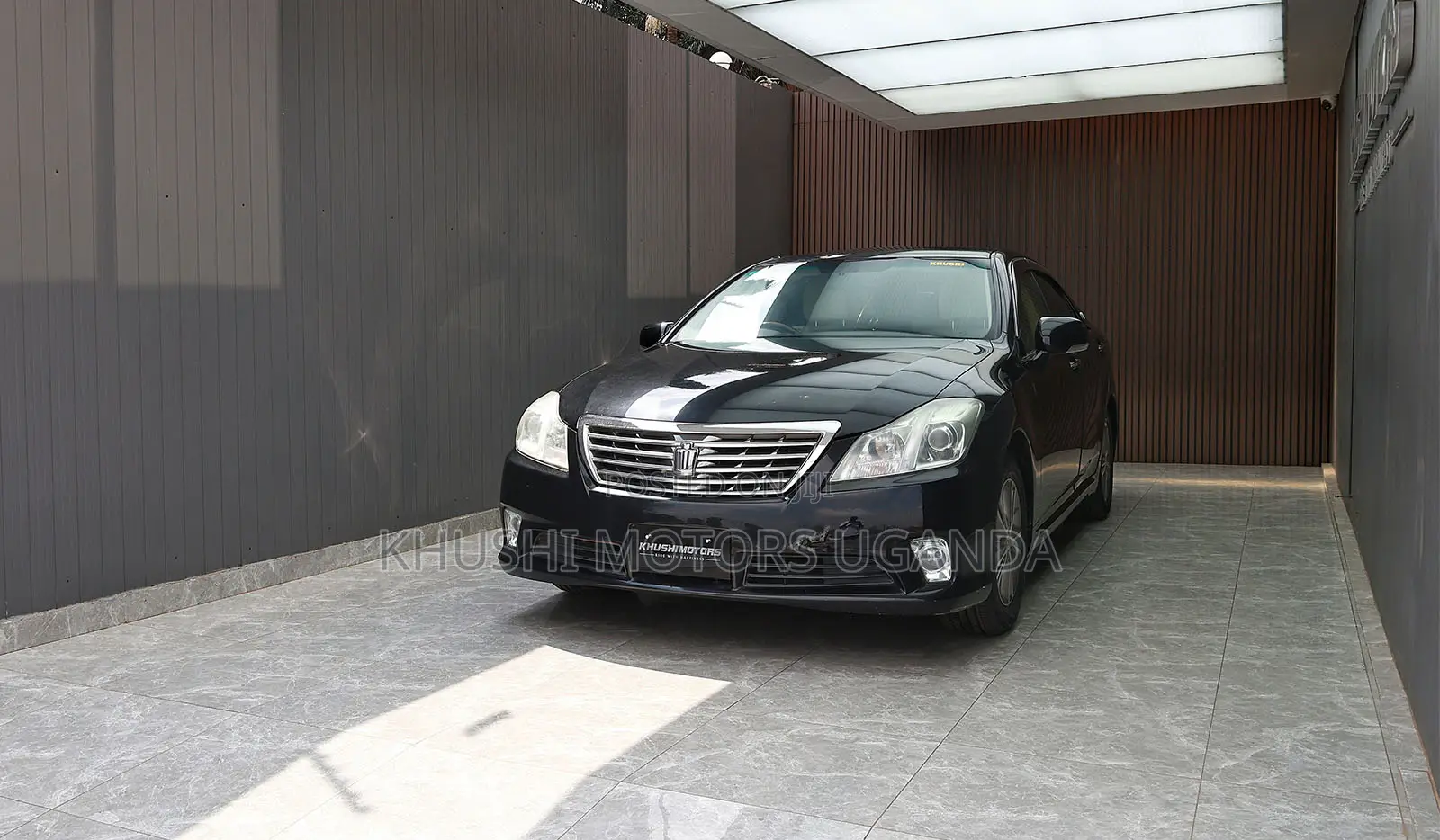 Toyota Crown 2012 Black