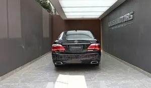 Toyota Crown 2012 Black