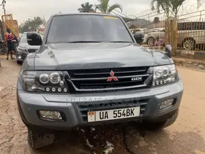 Mitsubishi Pajero 2010 Gray