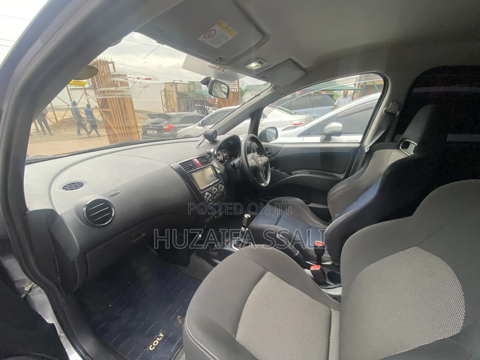 Mitsubishi Colt 2015 Silver
