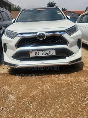 Toyota RAV4 2021 White