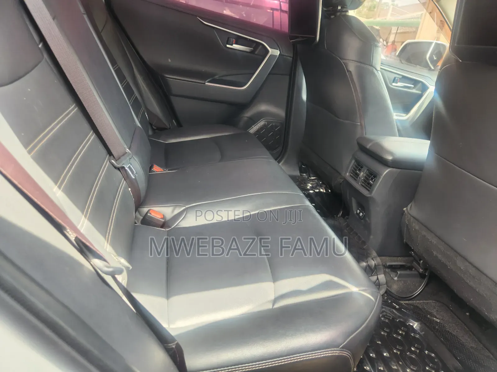 Toyota RAV4 2021 White