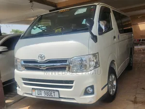 Toyota HiAce 2012