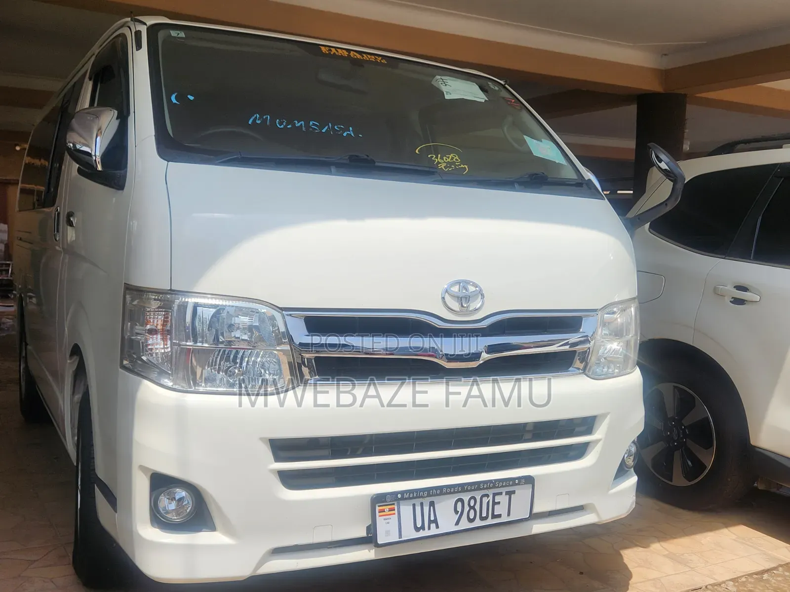 Toyota HiAce 2012
