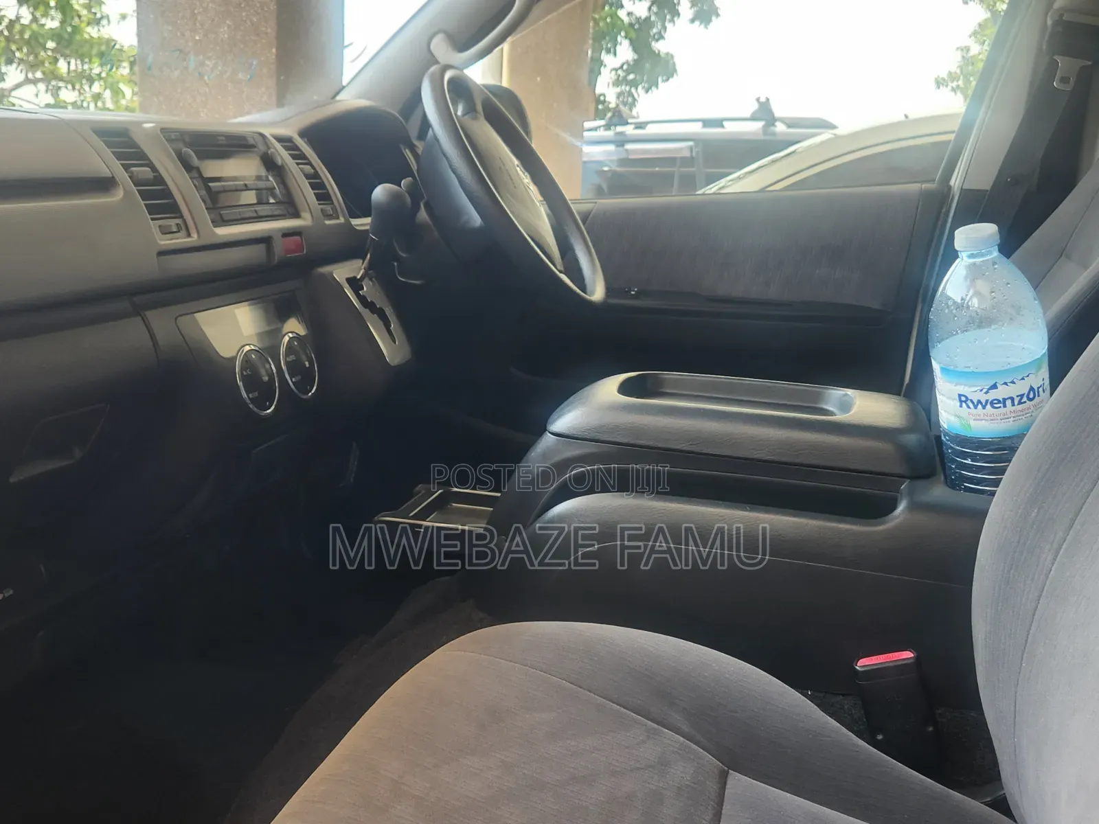 Toyota HiAce 2012