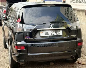 Mitsubishi Outlander 2012 Black