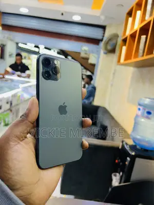 Apple iPhone 11 Pro 64 GB Green