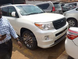Toyota Land Cruiser 2013 White