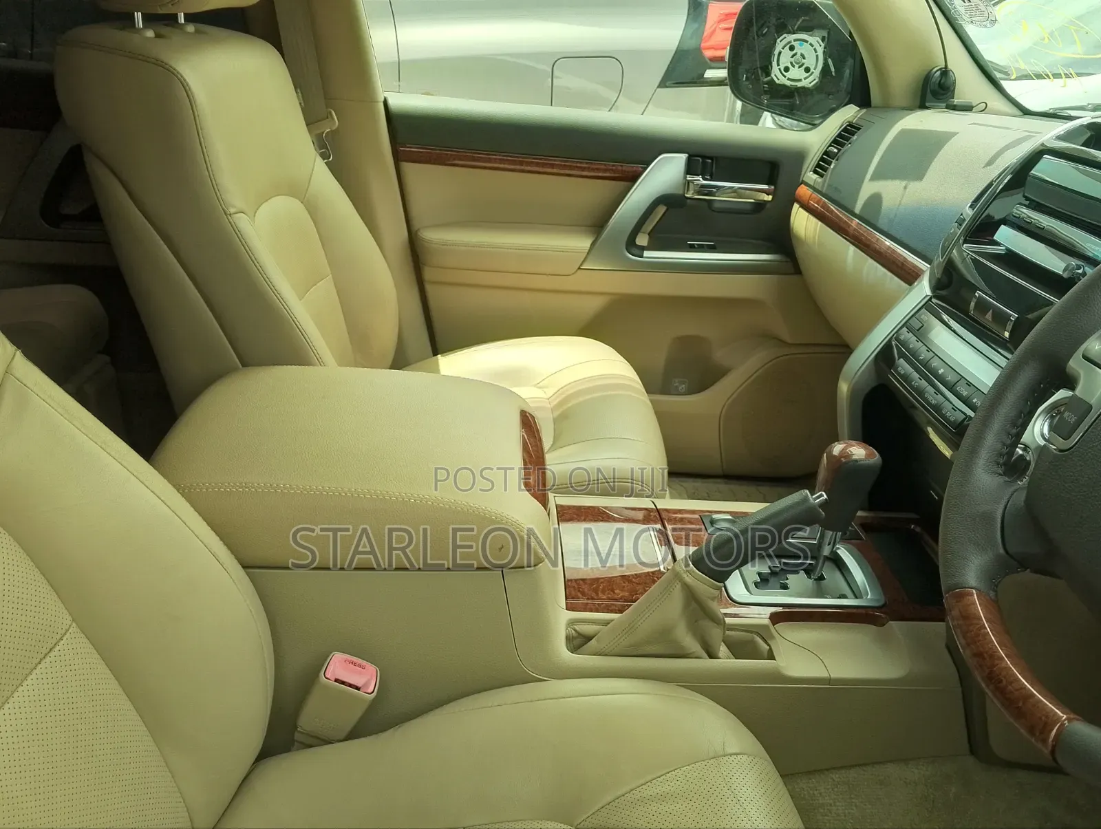 Toyota Land Cruiser 2013 White