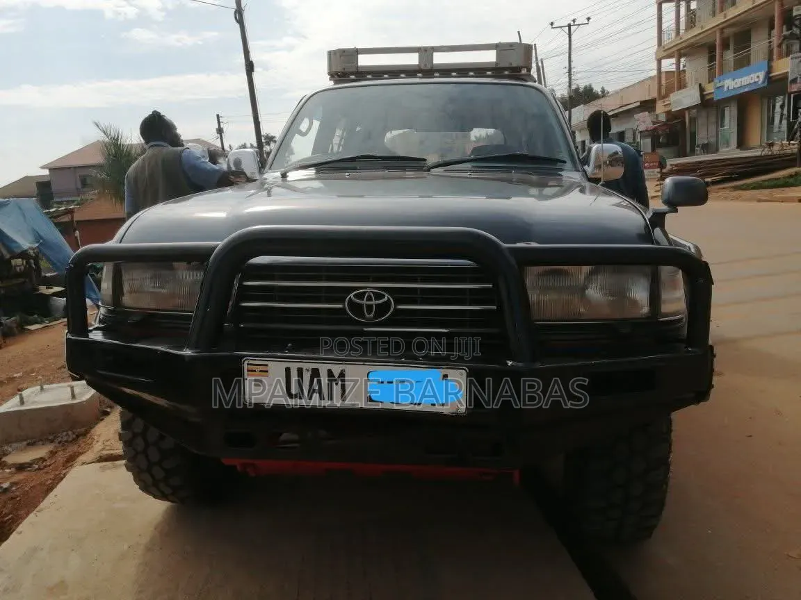 Toyota Land Cruiser 1998 Black