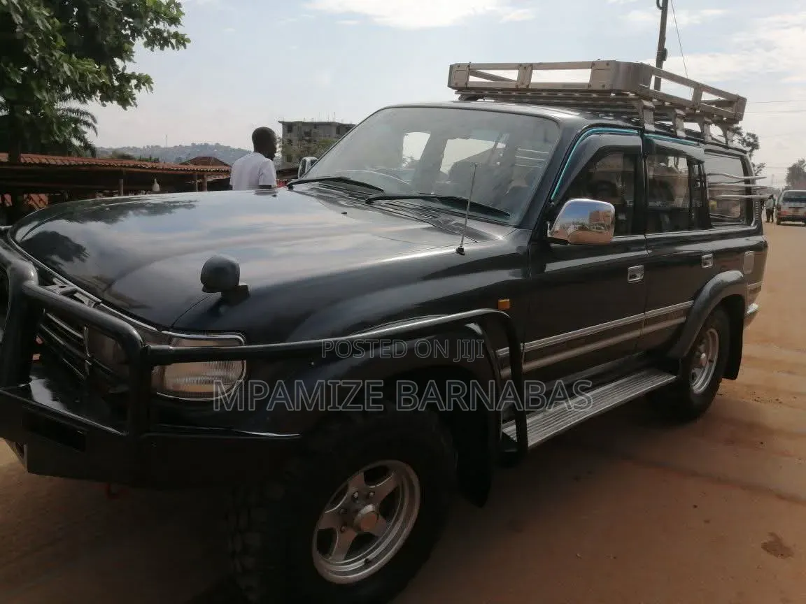 Toyota Land Cruiser 1998 Black