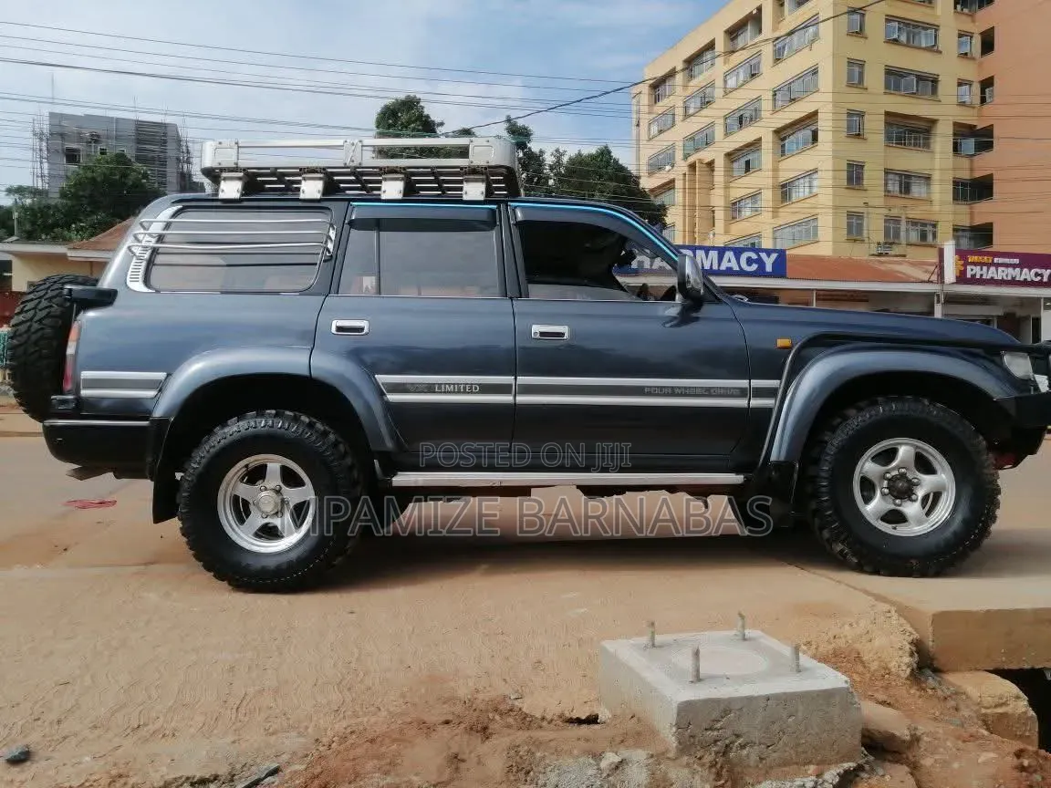 Toyota Land Cruiser 1998 Black