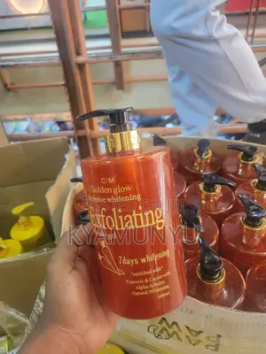 Golden Glow Intensive Whitening Exfoliating Showergel