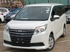 Toyota Noah 2.0 AWD (7 Seater) 2014 White