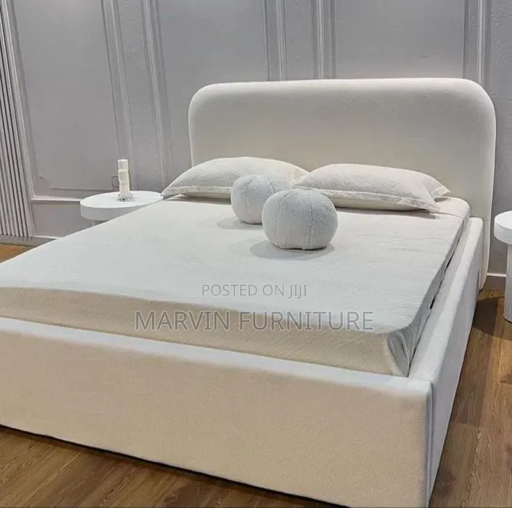 Half Cacao Bed With Marble