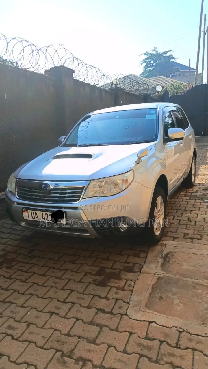 Subaru Forester 2010 Silver