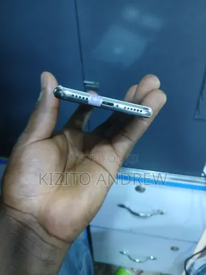 Apple iPhone X 64 GB White