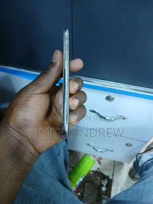 Apple iPhone X 64 GB White