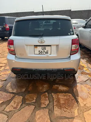 Toyota IST 2011 Silver