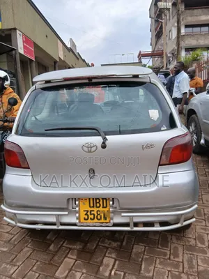 Toyota Vitz 2004 Silver