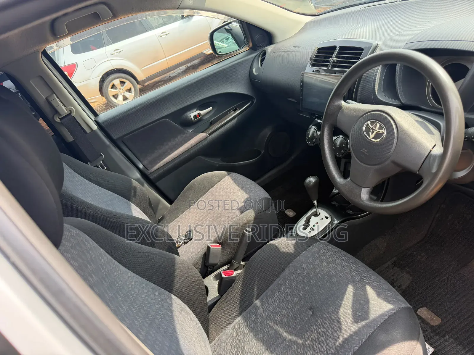 Toyota IST 2011 Silver
