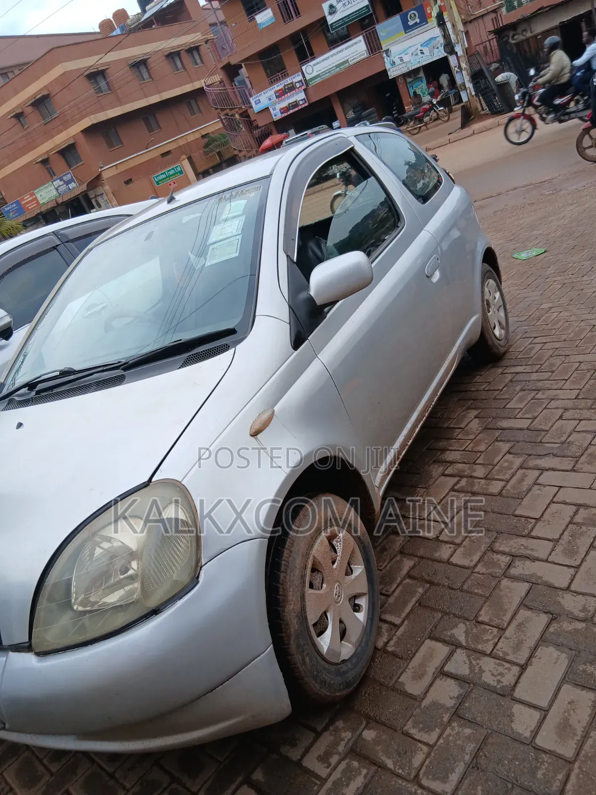 Toyota Vitz 2004 Silver