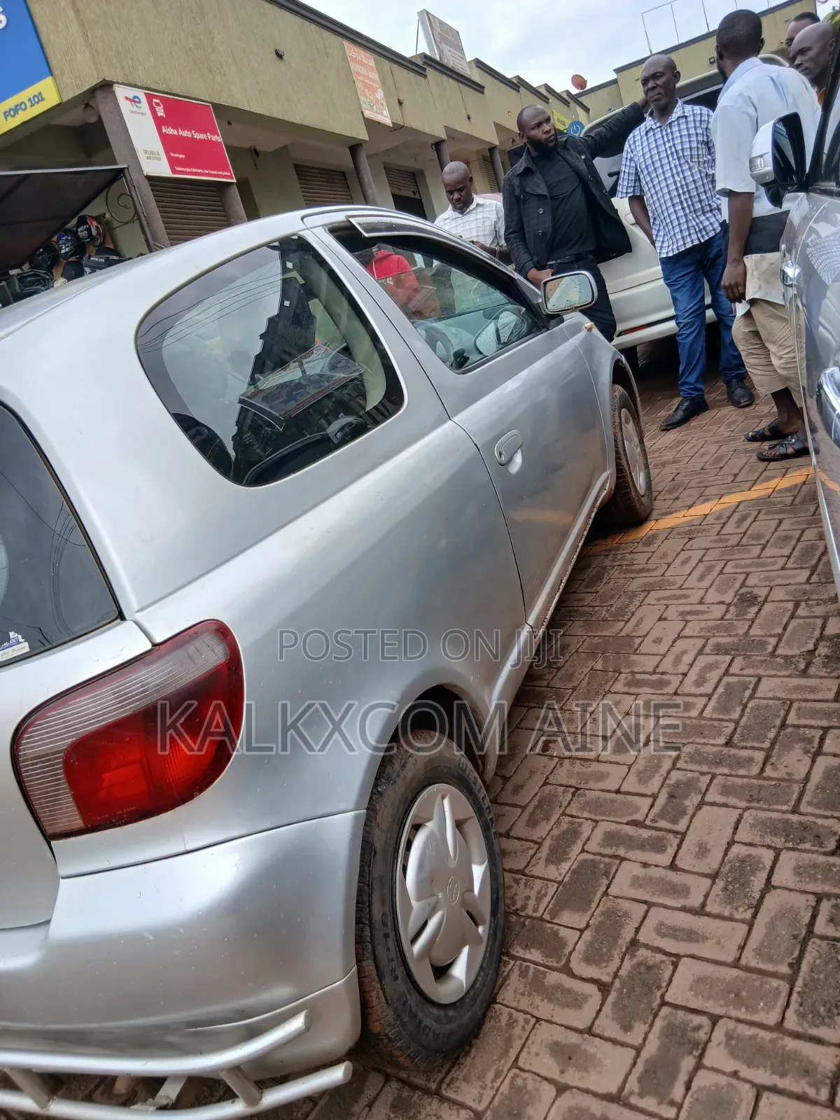 Toyota Vitz 2004 Silver
