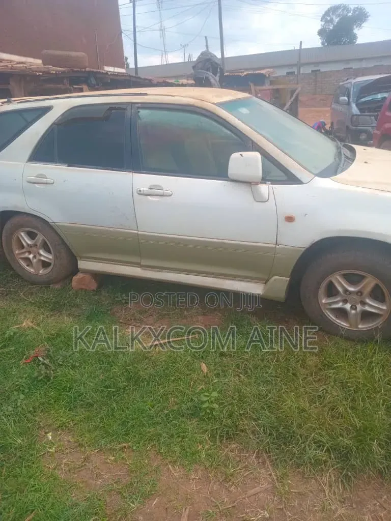 Toyota Harrier 1998 White