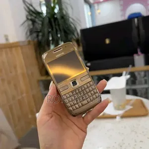 Nokia E72 Gold