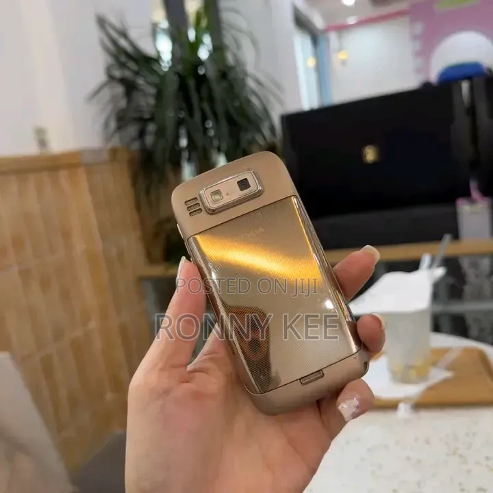 Nokia E72 Gold