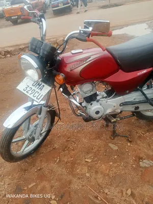 Bajaj Boxer 100 2025 Red
