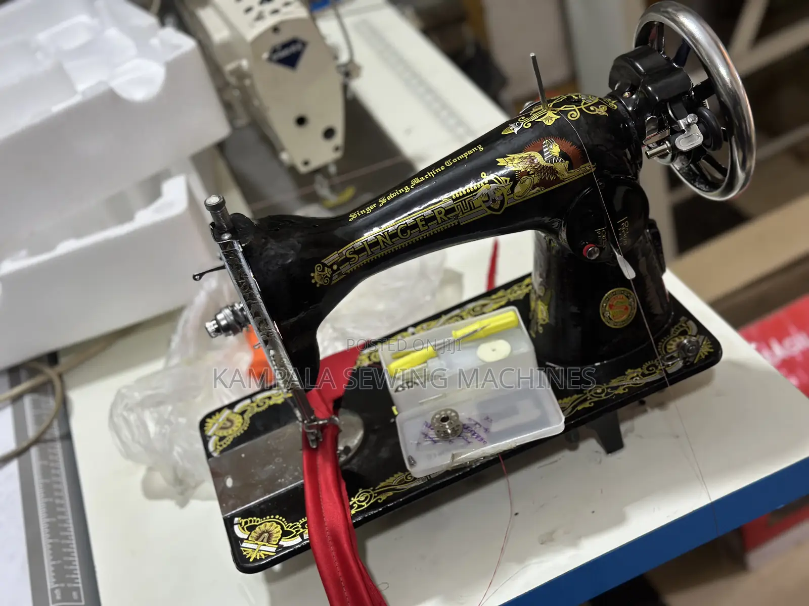 Fullset Singer Sewing Machine New in the Box Plus Local Stand
