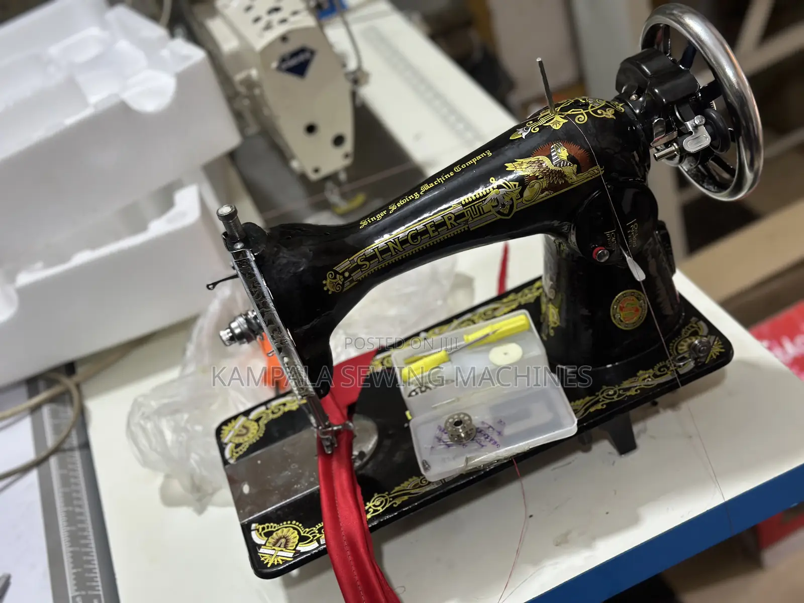 Fullset Singer Sewing Machine New in the Box Plus Local Stand