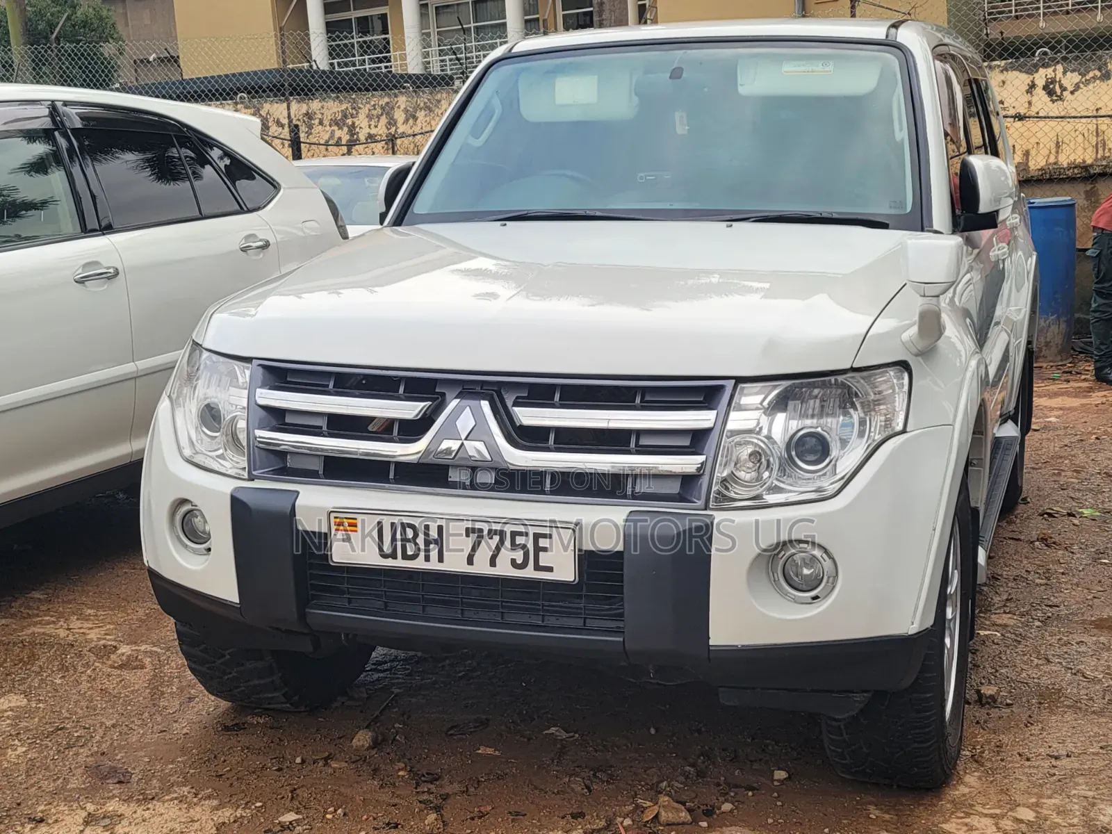 Mitsubishi Pajero 2012 White