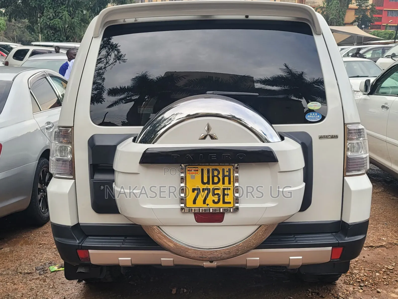 Mitsubishi Pajero 2012 White