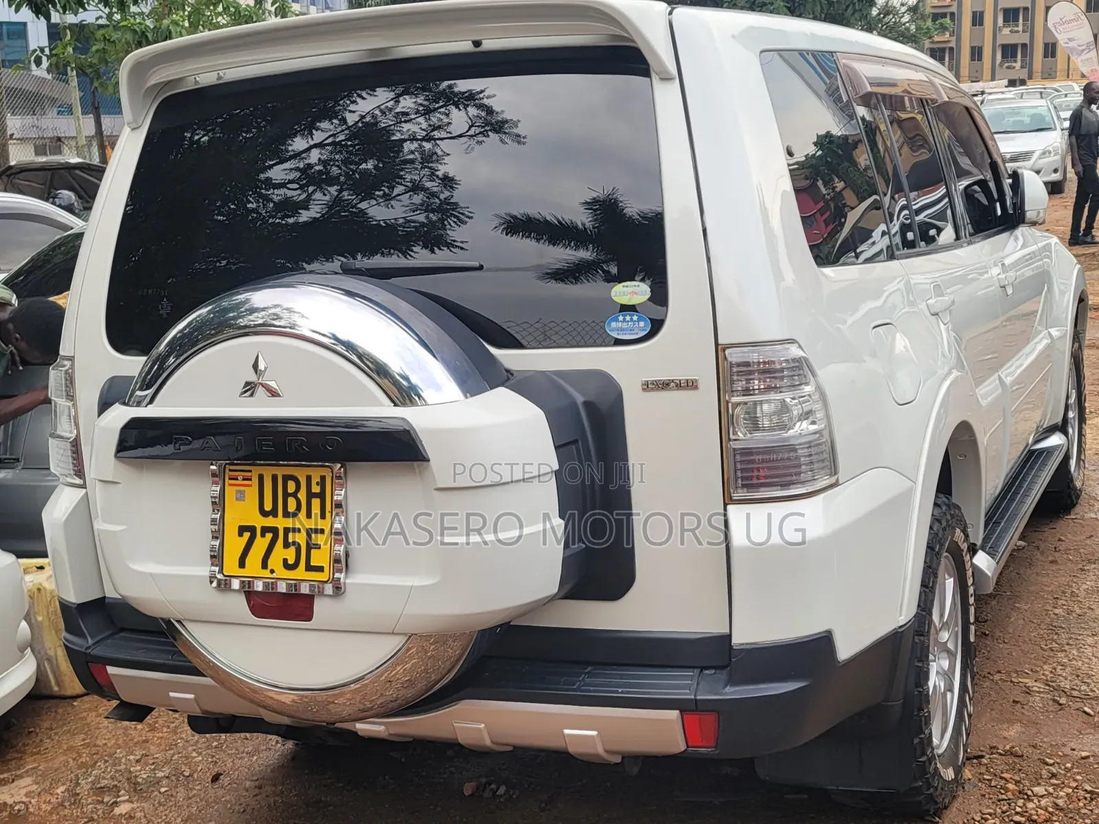 Mitsubishi Pajero 2012 White