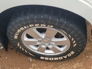 Mitsubishi Pajero 2012 White