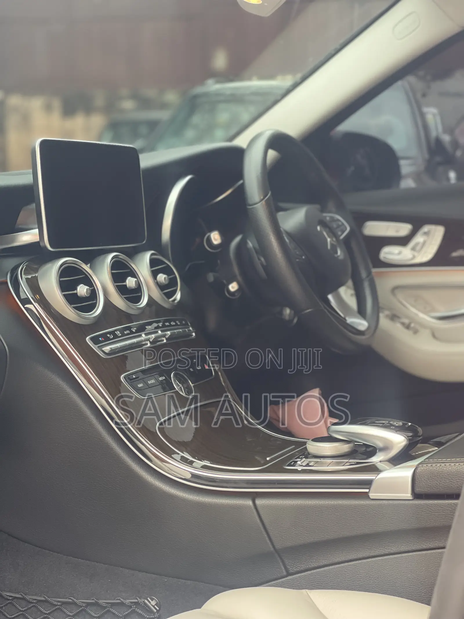 Mercedes-Benz C200 2017 Red