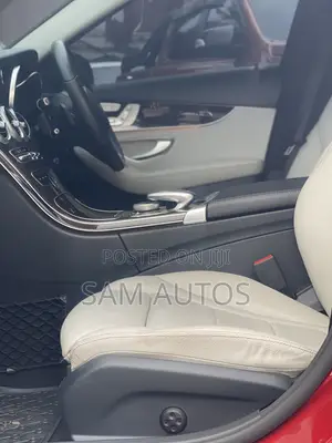Mercedes-Benz C200 2017 Red