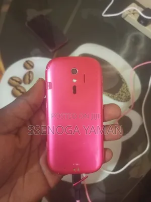 Apple iPhone 7 32 GB Red