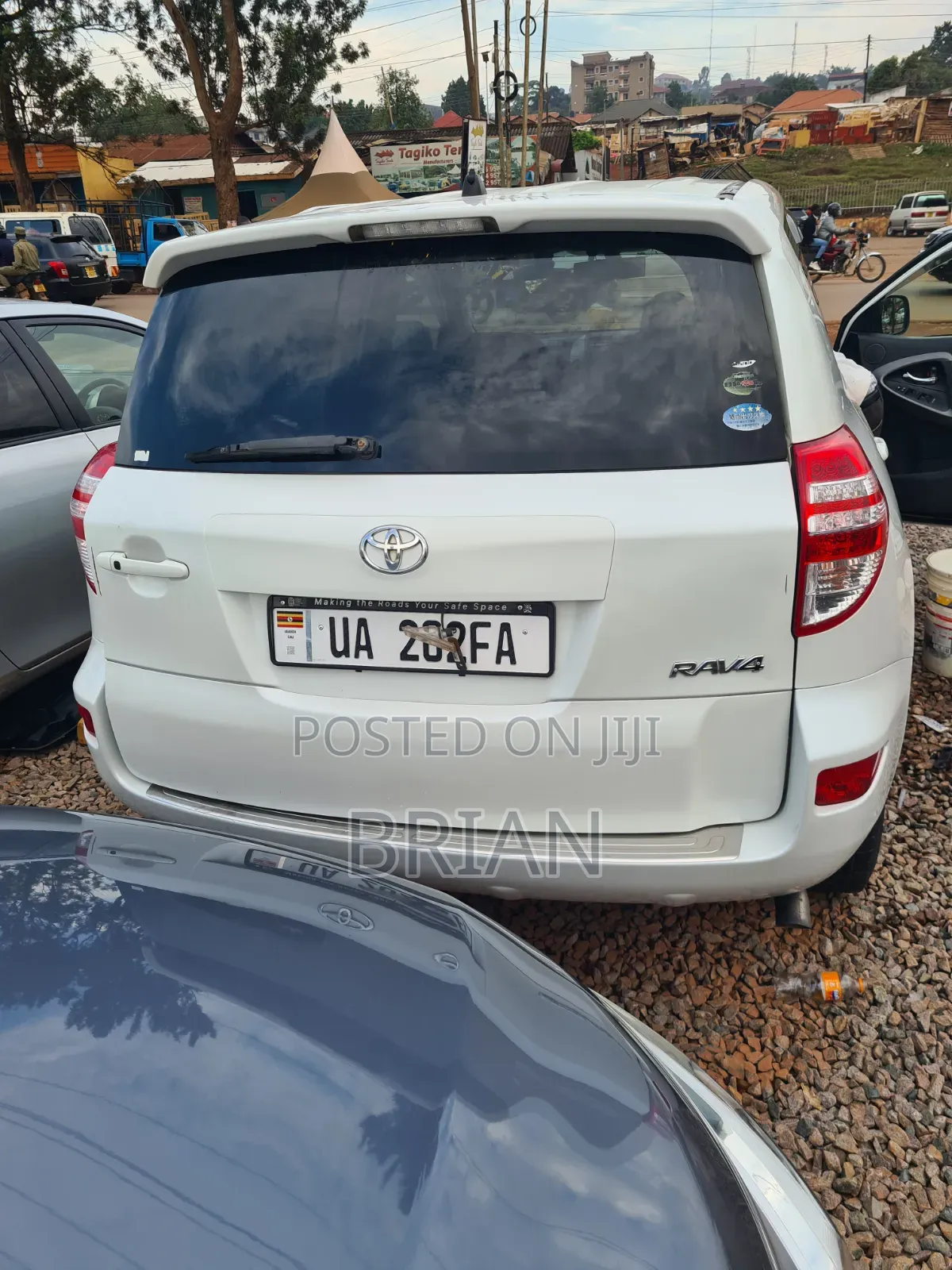 Toyota RAV4 2011 White