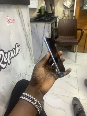 New Apple iPhone XR 64 GB Blue