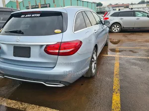 Mercedes-Benz C200 2016 Blue